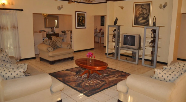 Wane Guest Lodge, Book Guesthouse Hotels in Livingstone with Parking, Parking
