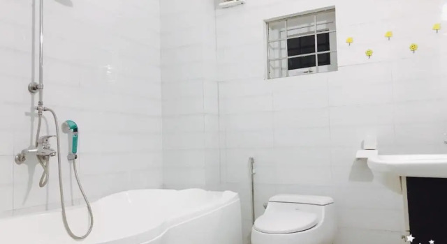 Люкс с балконом Binh Minh Hotel