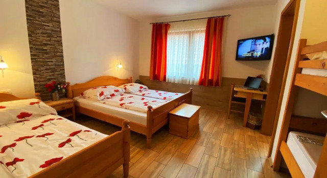 Четырёхместный номер Standard Guesthouse Mesec Zaplana