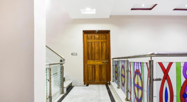 OYO 70584 Laxmi Niwas