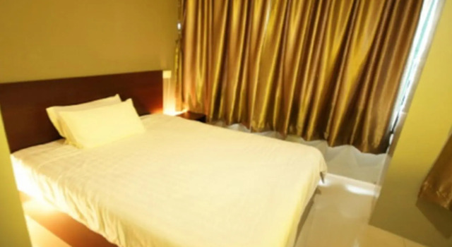 Standardowy dwuosobowy pokój One Point Hotel