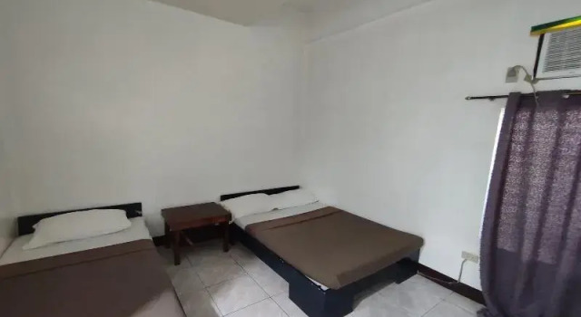 Двухместный номер Deluxe с балконом Green Ridge Apartelle