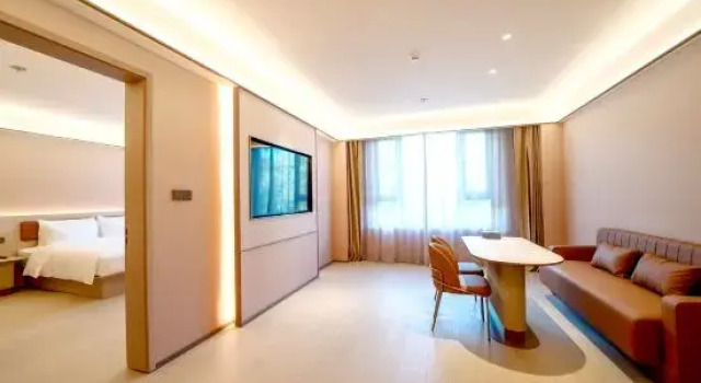 Suite HanTing Hotel (Daqing Dorbod Station)