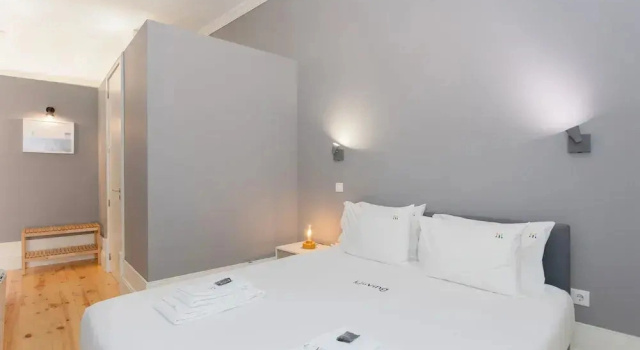 Liiiving in Porto-Silver Light Apartment