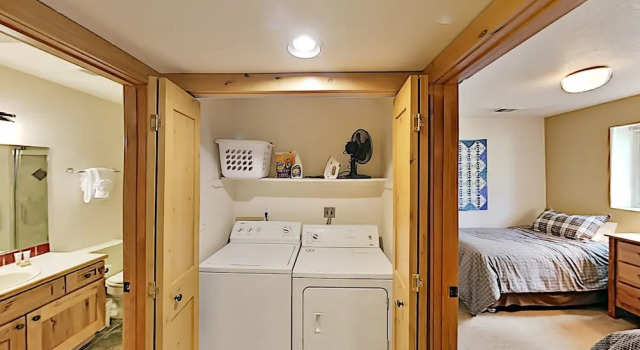 Walk To Main St. & Lifts! Deck W/ Private Hot Tub 3 Bedroom Townhouse