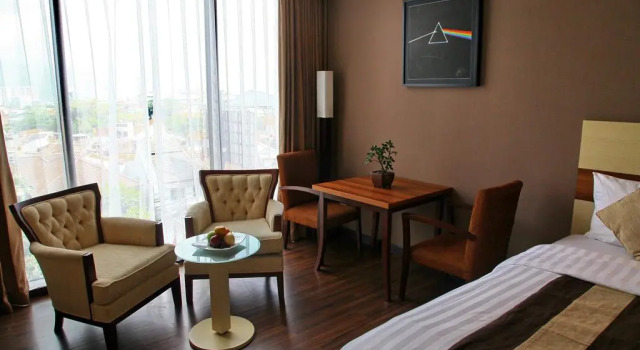Номер Executive Hotel California Bandung