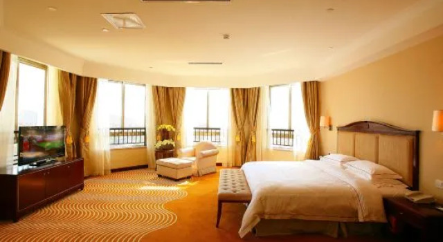 Люкс Deluxe с видом на озеро Country Garden Phoenix Hotel Chaohu
