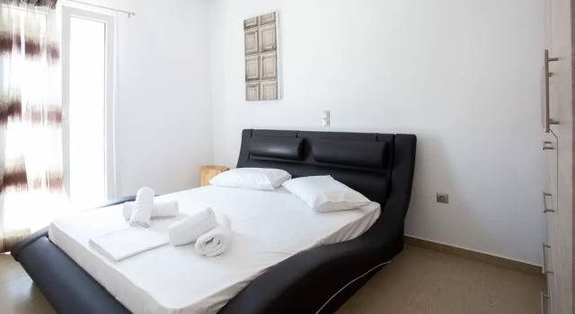 Paros Central House