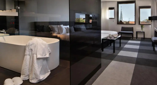 Двухместный номер Exclusive Graffit Gallery Design Hotel