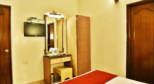 Номер Deluxe Hotel Sapphire Opposite Golden Temple