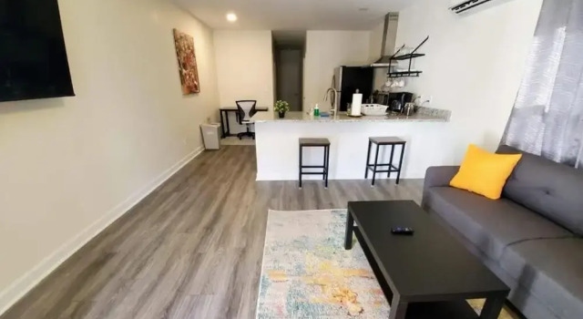 Lakewood Lyon Park Renovated Cottage Near Duke 26A, Забронировать Дом для отпуска Дарем Raleigh-Durham Metropolitan Area, рядом с North Carolina Mutual Life Insurance