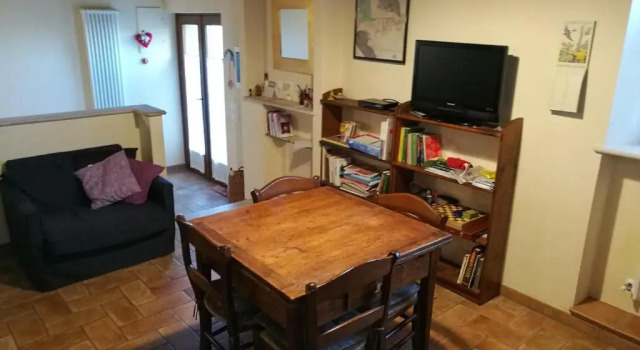 Il nido della rondine, appartamento nel borgo medievale, Rezervovat Apartmán  
