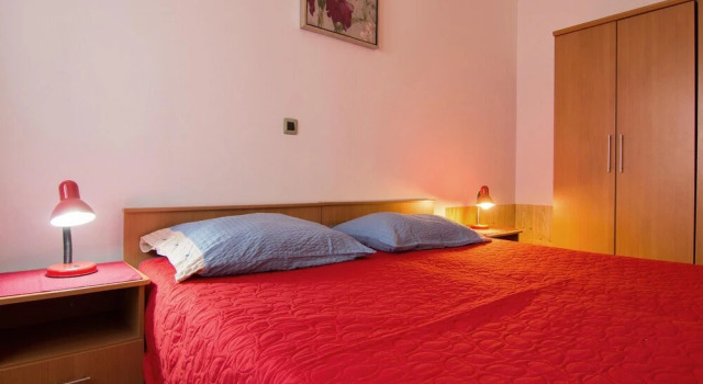 Amazing Apartment in Valbandon With Outdoor Swimming Pool, Wifi and 1 Bedrooms, Prenota Appartamento Hotel a Valbandon con piscina, Piscina