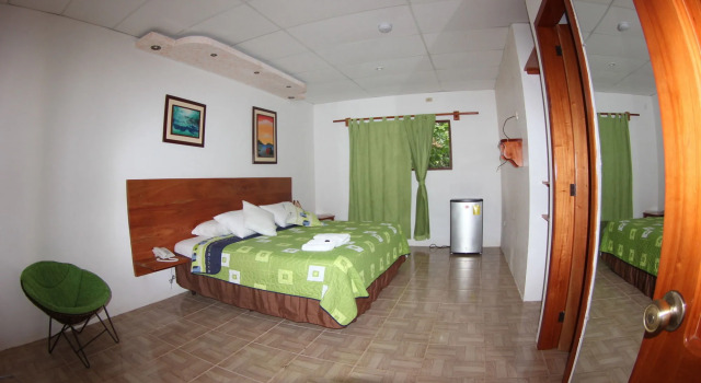 Twin Hotel Galapagos, Book Hotel Hoteller i Galapagos med parkering, Parkering