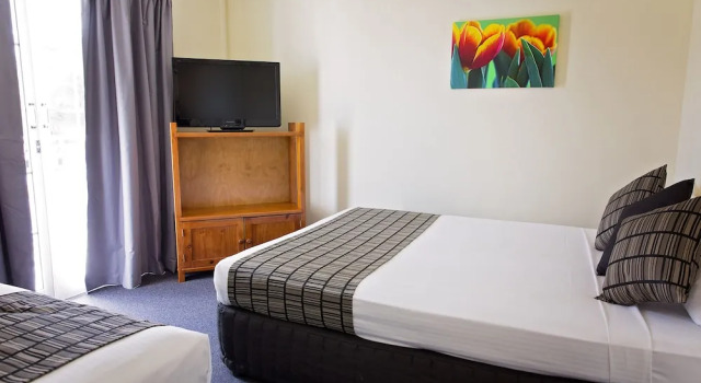 Семейный номер Standard с 2 комнатами с балконом White Lace Motor Inn