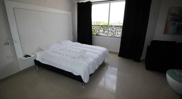 Rich Royal Suites