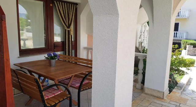 Apartment Ruzmarin, Prenota Appartamento Hotel a Isole Quarnerine con parcheggio, Parcheggio