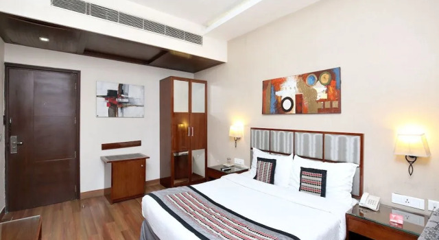 OYO 15134 Hotel Downtown, Book Hotel Hoteller i Punjab med parkering, Parkering