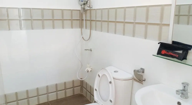 RedDoorz near Ashira Properties, Book Hotel Dauis Bohol