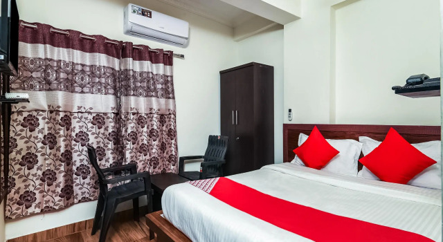Collection O 24414 Hotel Naidu Grand Rooms, Rezerwuj Hotel Hotele w Andhra Pradesh z parkingiem, Parking