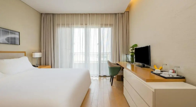 Двухместный номер Standard с балконом Holiday Inn & Suites Suzhou Yangcheng Lake by IHG