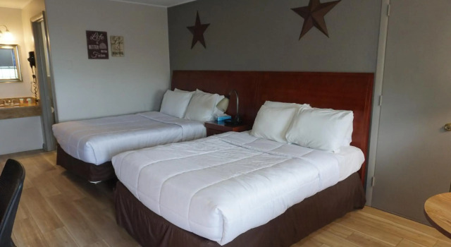 Harvest Drive Family Inn