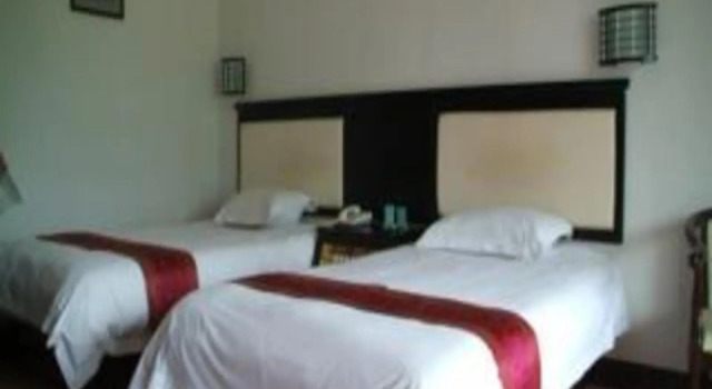 Home Inn Yansha 2nd, Book Hotel Hoteller i Beijing Province med parkering, Parkering
