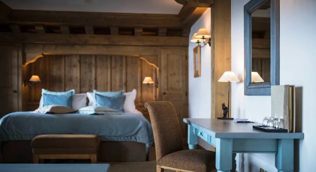 Полулюкс с балконом Hôtel Les Barmes De lOurs