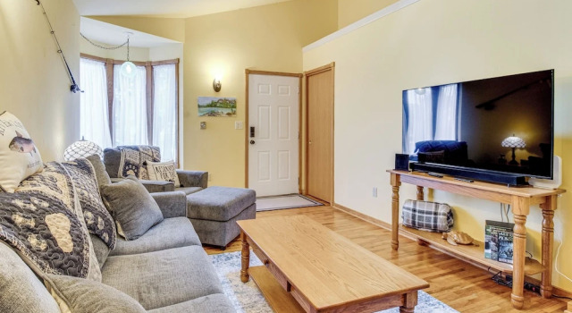 Fishermen's Oasis! Steps to Dtwn & White River, Book Feriehus Villaer i Missouri, Villa