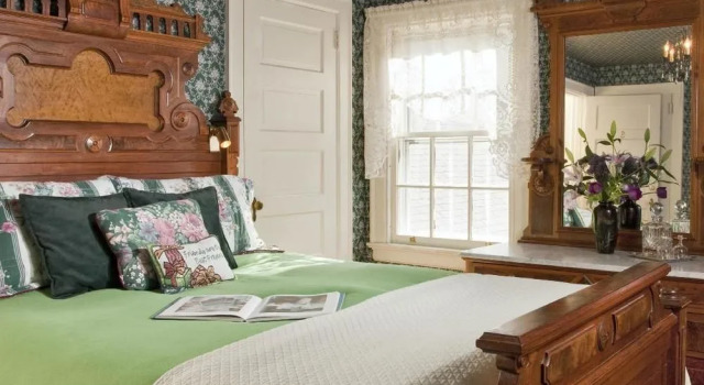 Applegate Inn, Varaa Hotelli Hotellit New England uima-altaalla, Uima-allas