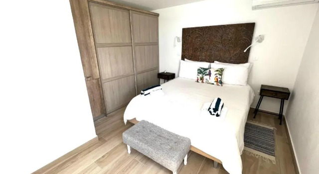 PARADISE VIEW 1 bed-room water front studio at Grand Case, Забронировать Отель Гран-Каз Сен-Мартен