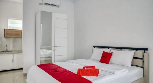Номер Premium RedDoorz Syariah near RSUD Bogor