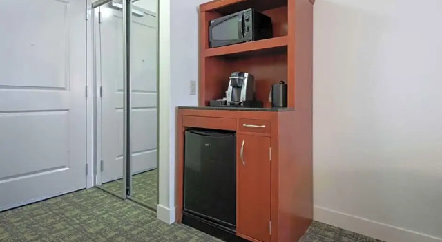 Люкс c 1 комнатой Hilton Garden Inn Meridian