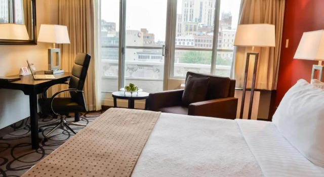 Номер Standard с видом на город Holiday Inn Montreal Centre Ville Downtown by IHG