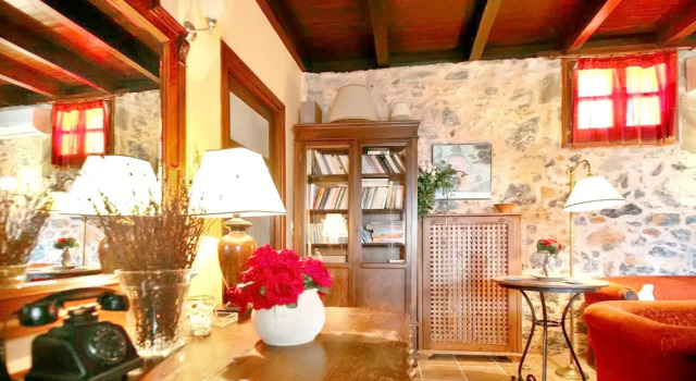 House With 4 Bedrooms in Anatoli, With Wonderful sea View, Enclosed Garden and Wifi Near the Beach, Забронировать Отель Отели East Crete с парковкой, Парковка