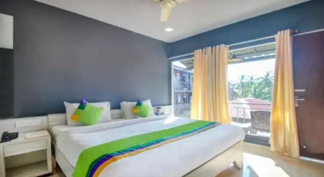 Beach walk resort by tvessa-100m to beach, Book Resort Ashvem Goa