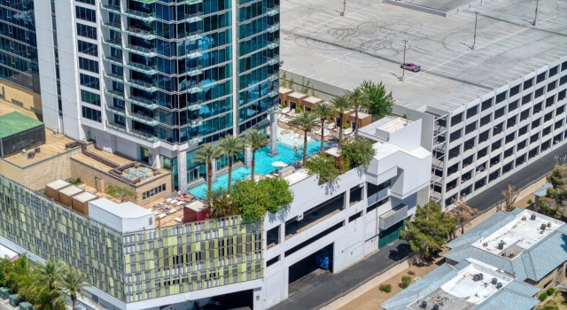 Stunning High-floor Strip Views Balcony 35309