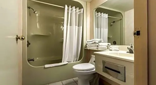 Люкс Motel 6-Trenton, ON