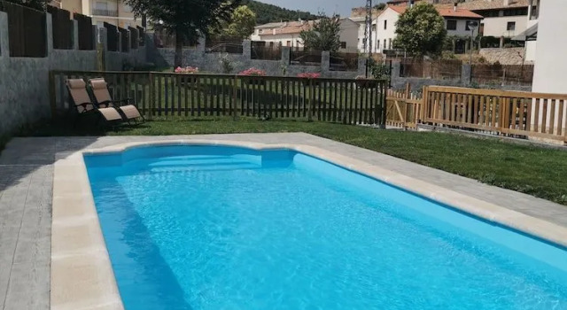 Hotel Rural Covarrubias, Забронировать Отель Коваррубиас Burgos Province, рядом с Соборная церковь Св. Космы и Св. Дамиана