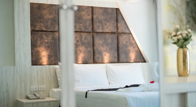 Трёхместный номер Deluxe с балконом и с видом на море Destination Patong