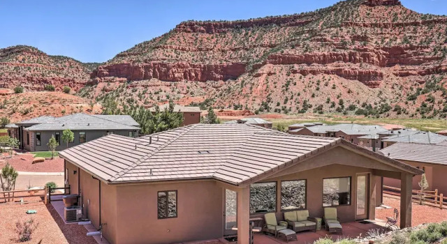 Day Trip to Zion: Home w/ Fire Pit & Pool Access, Boek Vakantiehuis Hotels in Kane County met parkeren, Parkeren