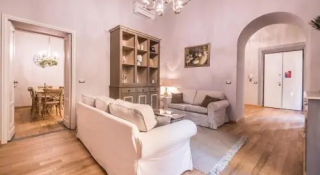 Residenza DEpoca Giraldi, Забронировать Отель Уффици Флоренция, рядом с Дом Буонаротти