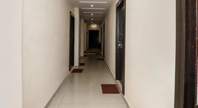 OYO 35425 Hotel Duke Inn, Rezerwuj Hotel Jhansi Indie