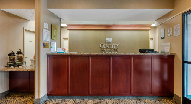 Comfort Inn & Suites Benton, Book Hotel Benton Illinois