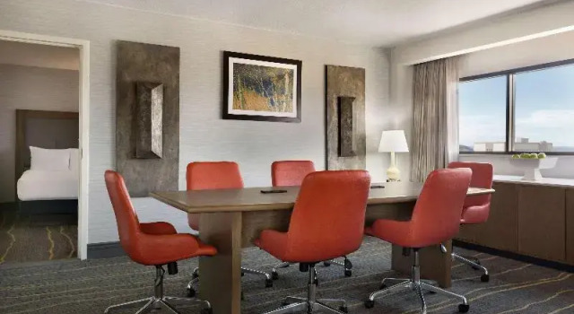 Люкс с 2 комнатами DoubleTree by Hilton Hotel Albuquerque