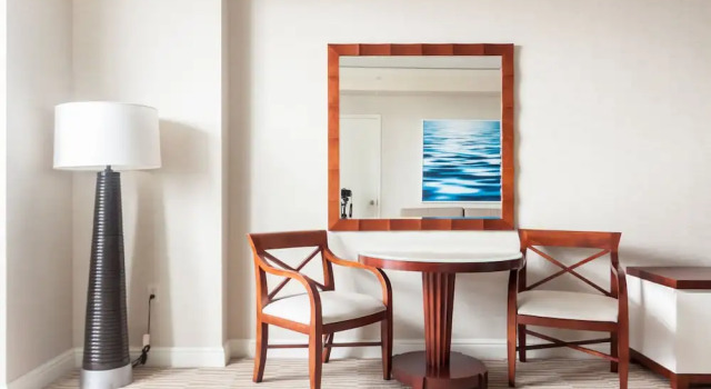 Четырёхместный люкс Luxury с частичным видом на океан Private Ocean Condos at Trump Sunny Isles