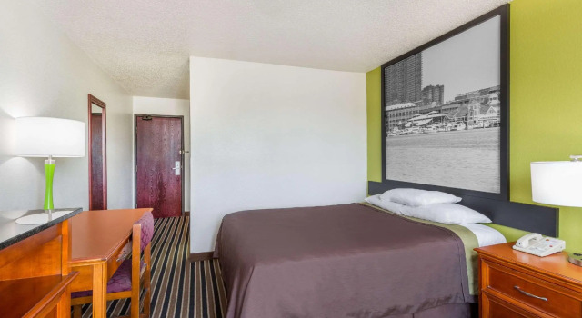 Двухместный номер Standard Super 8 by Wyndham South Boston VA