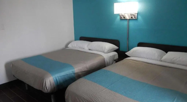 Четырёхместный номер Classic Motel 6-Portland, TX