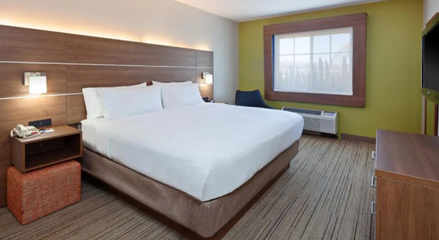 Двухместный люкс c 1 комнатой Holiday Inn Express Hotel & Suites San Diego-Escondido by IHG