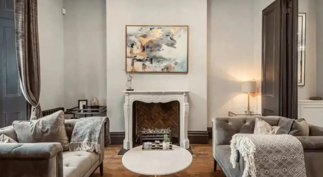 Luxurious & Central 3BD House - Chelsea, Varaa Hotelli 4 tähden hotellit kohteessa Merseyside, 4*